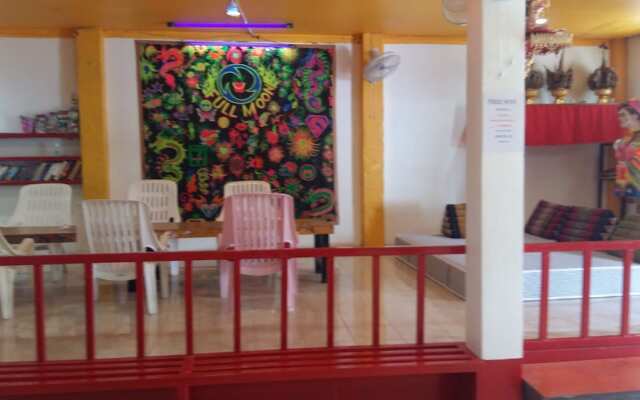 Om Ganesh Hostel - Adults Only