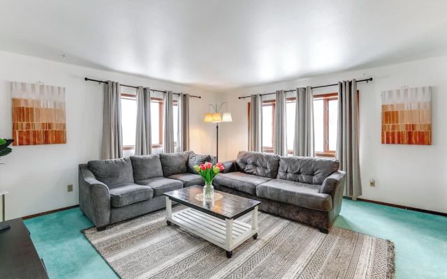 Near Dtwn & Pioneer Park: Fairbanks Home w/ Deck!