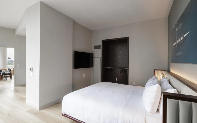 Hilton Arlington Rosslyn The Key