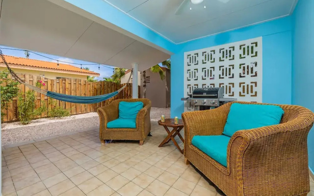 House of Joy Palapa Pool Near Eagle Beach