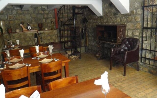 Rendezvous Hotel Restaurant