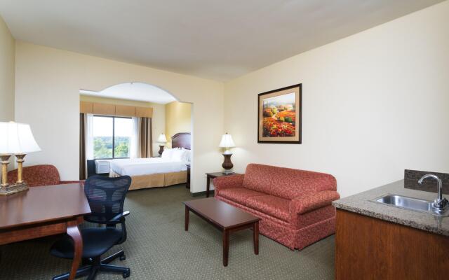 Holiday Inn Express Hotel & Suites Lexington NW-The Vineyard, an IHG Hotel