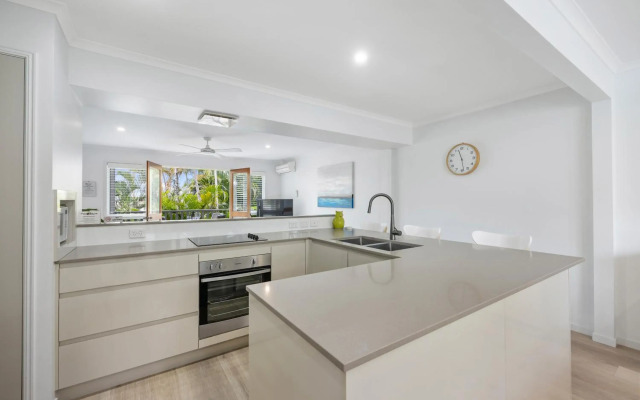 Noosa Outrigger Beach Resort