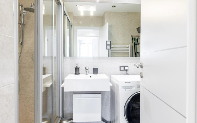 BRIGHT + CENTRAL near Belvedere by JR City Apartments