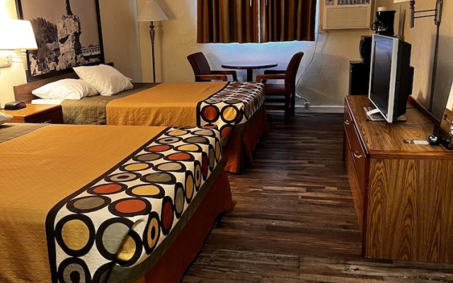 Super 8 by Wyndham Dodge City