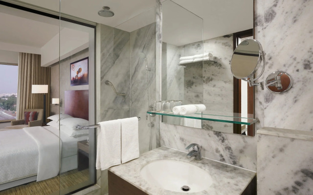 Four Points by Sheraton Hotel & Serviced Apartments, Pune