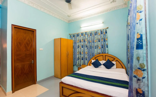 Landmark AB Block Hotel By OYO Rooms