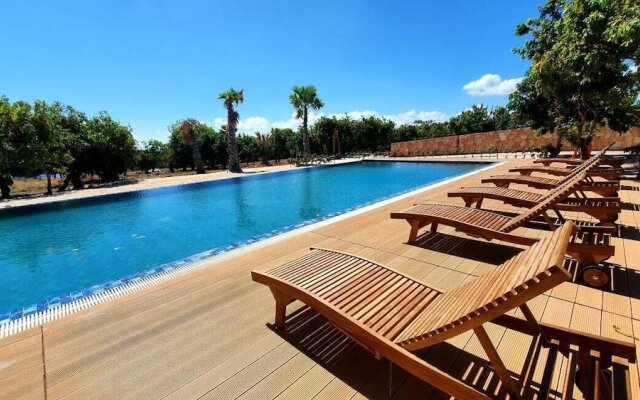 Kambaniru Beach Hotel & Resort