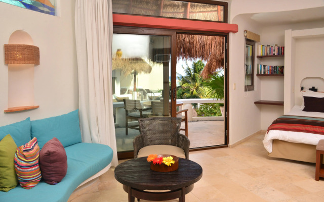Playa Palms Beach Hotel