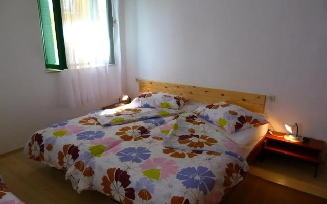 Villa Jadran - 10 m from beach - H(6+2)