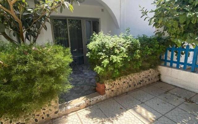 Ground Floor Studio (Fully renovated)