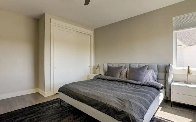 Ruby Peak   *30 Day Minimum 4 Bedroom Home by RedAwning