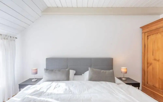 Historisches Reetdachhaus in Ruhiger Lage