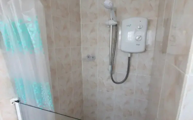 Lovely Relaxing two Bedroom Holiday Chalet