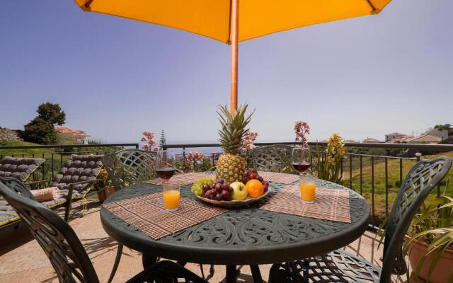 Paradise House Calheta