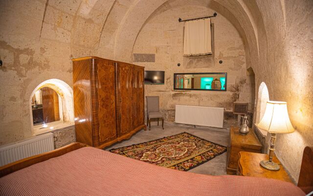 Pietra Cave Suites