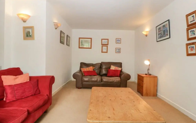 Wheelbarrow Cottage