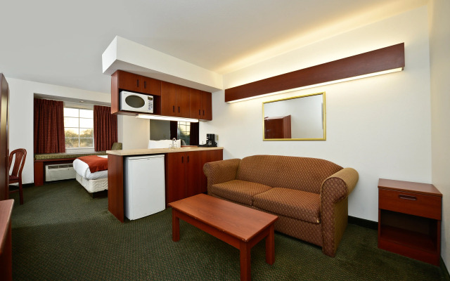 Americas Best Value Inn & Suites Lake Charles at I-210 E 5