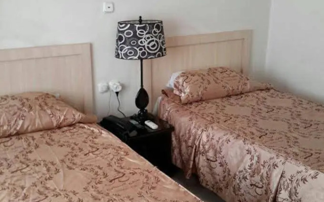 Gollestan Hotel