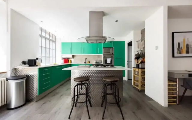 Soho Warehouse Loft With Concierge Lift