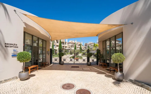 Vilamoura Pine Hills With Pool by Homing