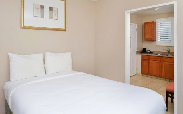 Pacific Shores Inn