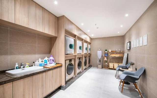 Atour Hotel Nanning Railway Station North Lake