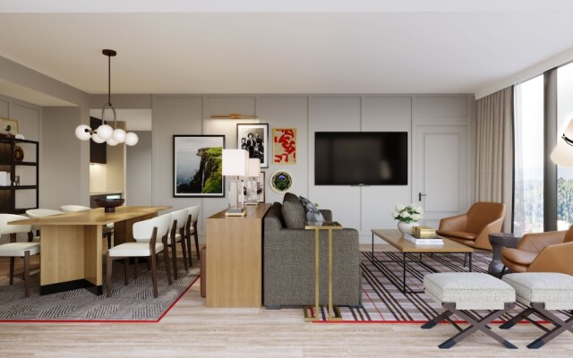 The Highlander at Radford, Tapestry Collection by Hilton