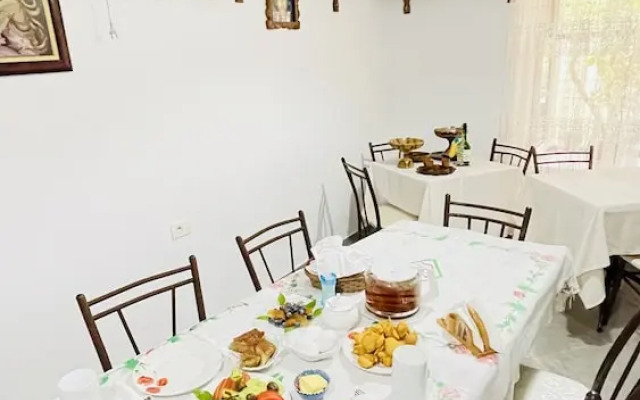 Denis Guest House