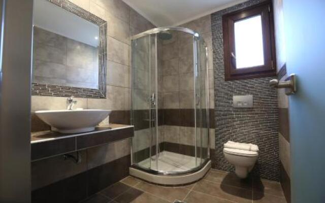Irini Patira Apartments and Studios