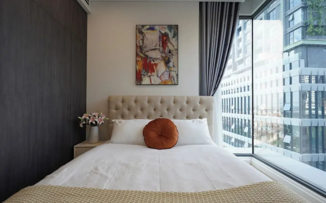 Parkland Riverside Luxury Vacation