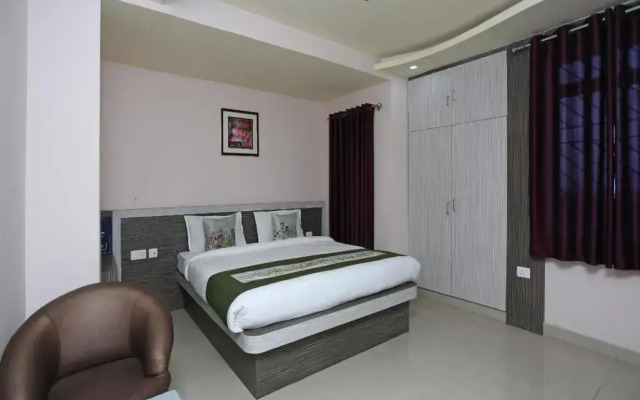 Hotel Star Lotus by OYO Rooms