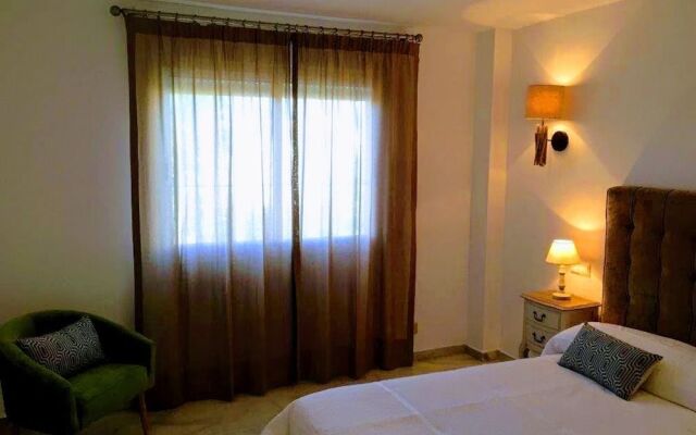 Blue Kingfisher Apartment