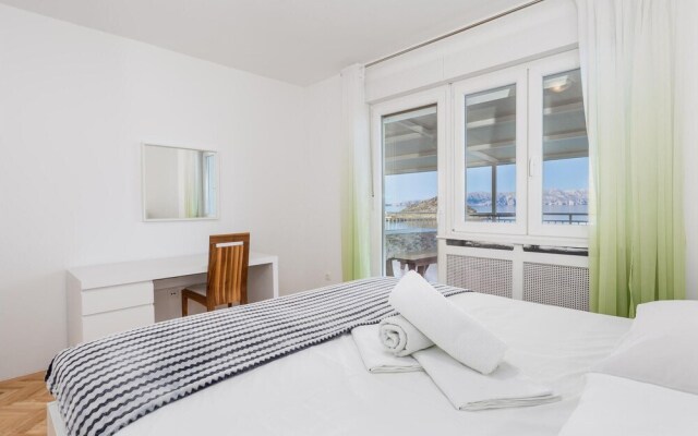 Nice Home in Sv.juraj With Wifi and 3 Bedrooms