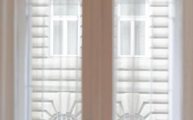 Standard Apartment by Hi5 - West End Center