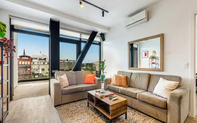 Modern Living In Prime Location!