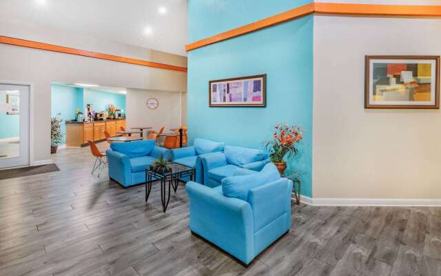 Howard Johnson by Wyndham Houston Hobby Airport