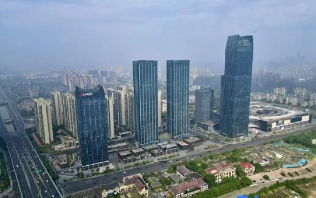 PHIREN High-Rise River View Hotel (Nanchang The Mixc Ferris Wheel Star)