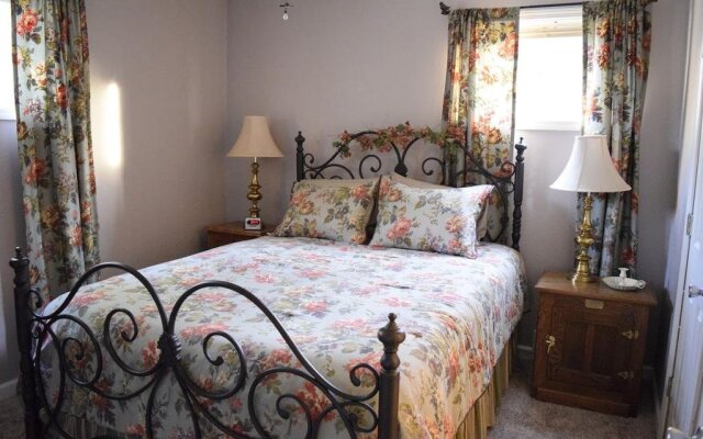 Silver Heart Inn and Cottages