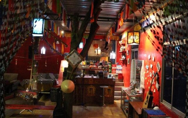 Qicaidanxia International Youth Hostel