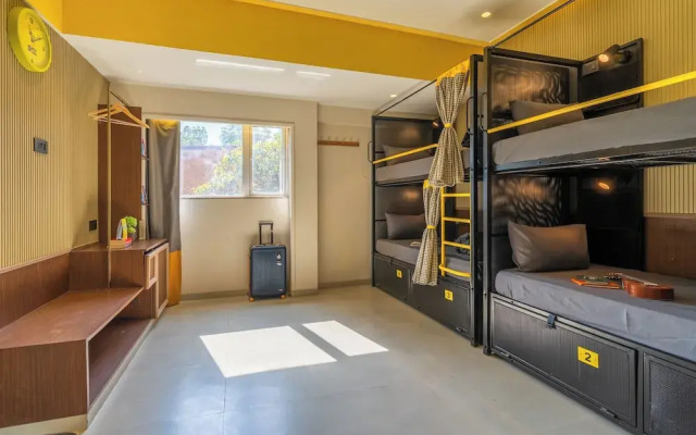 The Hosteller Mumbai, International Airport