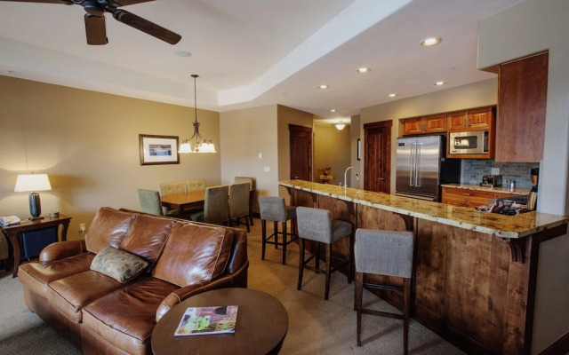 Crystal Peak Lodge