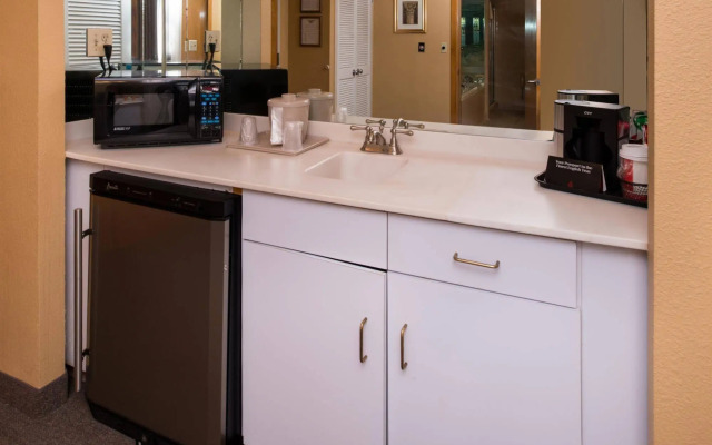 Rochester Airport Plaza Hotel
