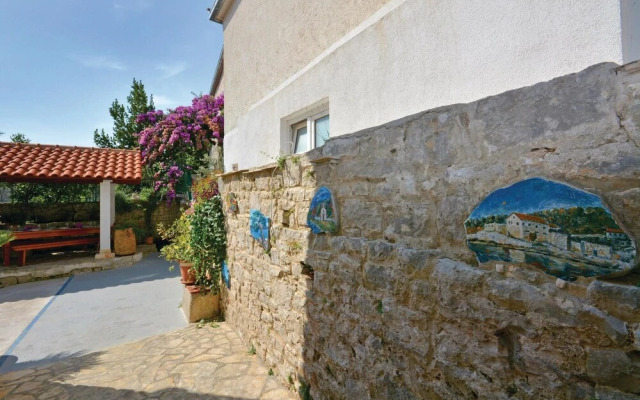 Awesome Home in Grohote With Wifi and 4 Bedrooms