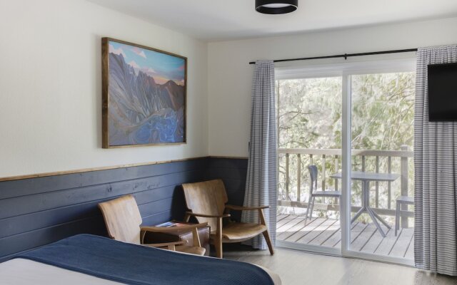 LOGE Leavenworth Riverside