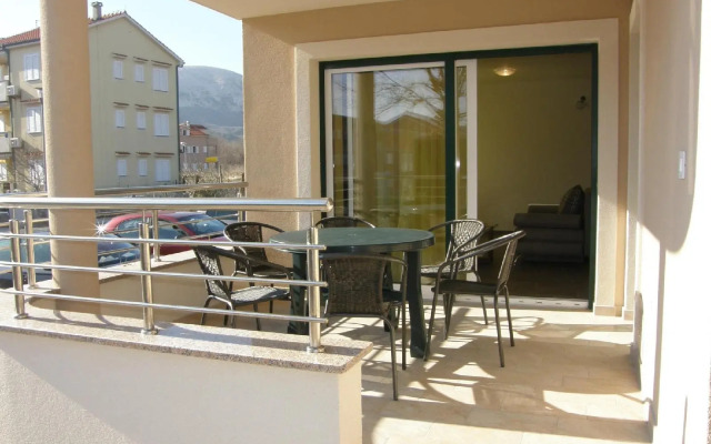 Smojver - Two Bedroom No.6