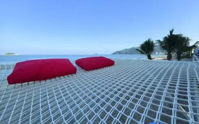 Cloud Coast Hotel