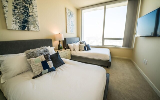 Ocean View I by AvantStay | Home in the Heart of DT w/ City & Ocean Views!