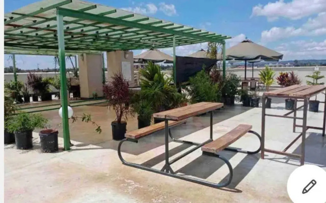 The glenn Apache House with a pool and free wifi