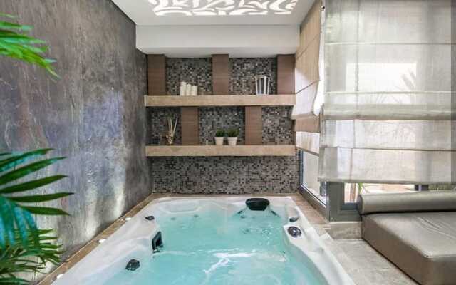 Villa With pool-Allegria